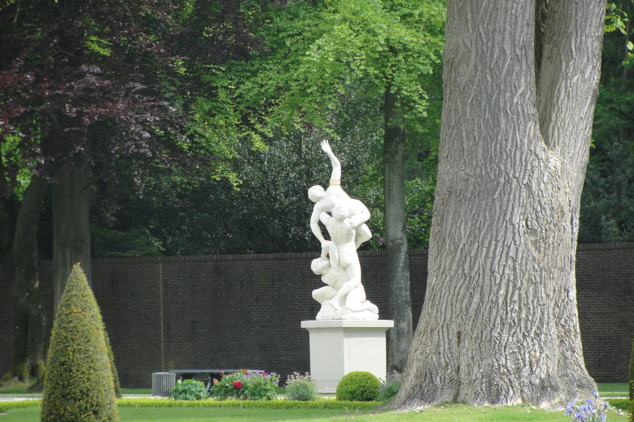 20-Statue dans le jardin supérieur